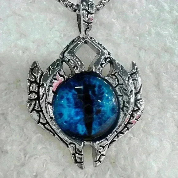 Mystical Dragon Eye Pendant Necklace – Silver Wings  & Blue Eye Design - Picture 5 of 5